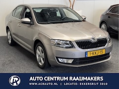 Skoda Octavia - 1.2 TSI Greentech Elegance CRUISE CONTROL CLIMATE CONTROL BLEUTOOTH TELEFOOM MEDIA VOORBER