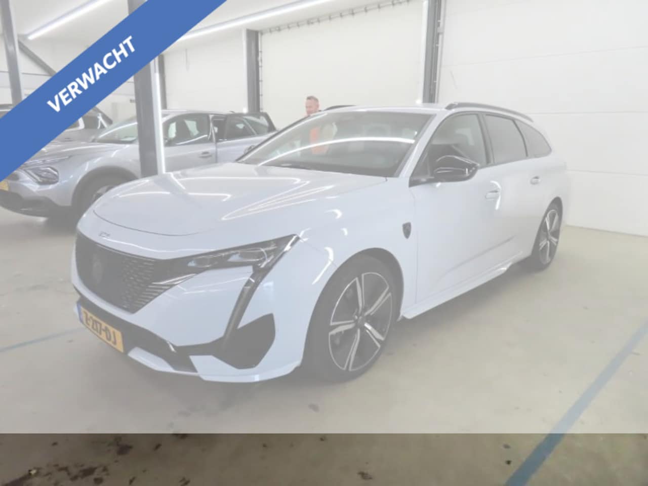 Peugeot 308 SW - 1.2 PureTech GT VERWACHT | Navigatie | Elek. bestuurderstoel | Alcantara bekleding - AutoWereld.nl