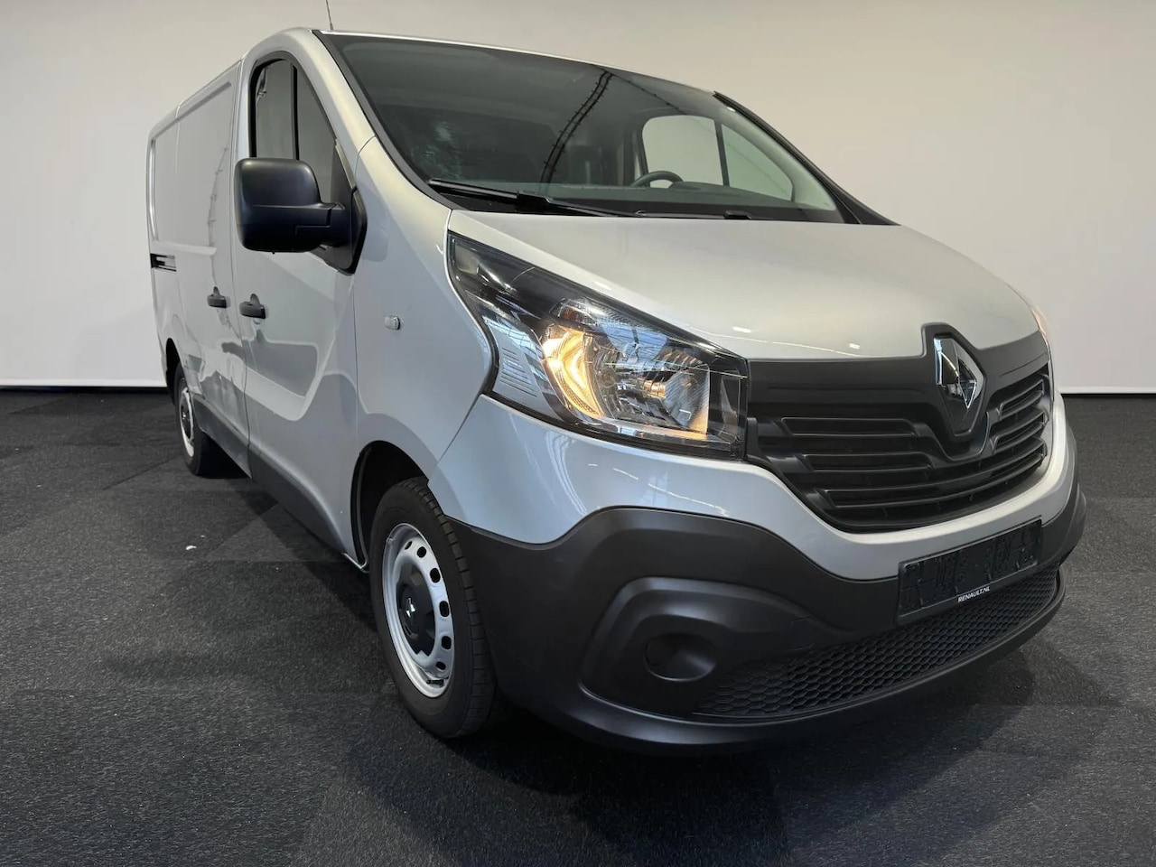 Renault Trafic - 1.6 dCi T27 L1H1 Comfort 1.6 dCi T27 L1H1 Comfort - AutoWereld.nl