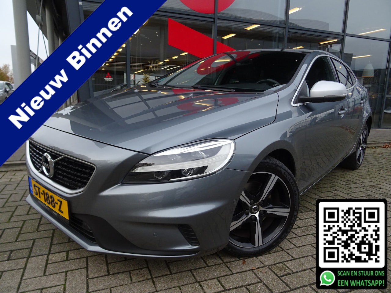 Volvo V40 - 2.0 T4 Business Sport R-Design 191 PK / PANORAMADAK / LEDER / TREKHAAK / NAVIGATIE - AutoWereld.nl