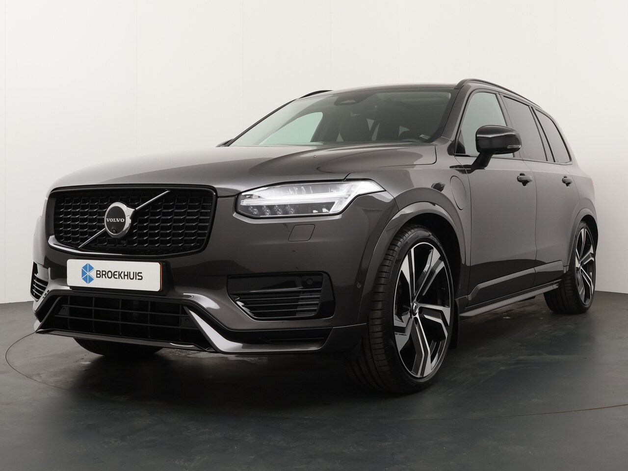 Volvo XC90 - T8 Recharge AWD Ultimate Dark | Luchtvering | Bowers & Wilkins | 360° Camera | Panoramadak - AutoWereld.nl