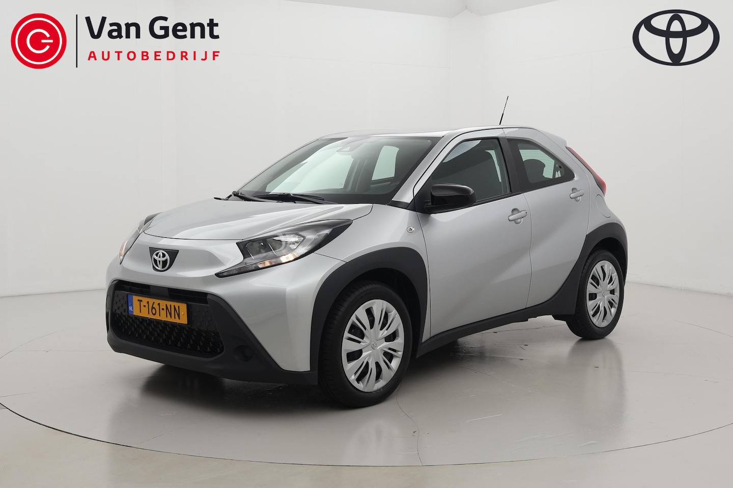 Toyota Aygo X - 1.0 VVT-i S-CVT play Airco-Camera - AutoWereld.nl