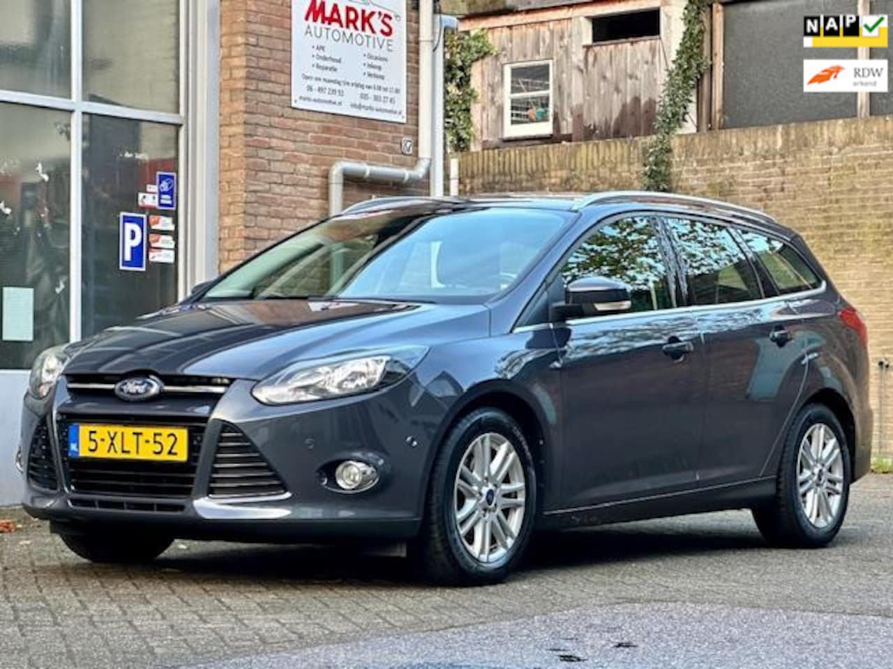 Ford Focus Wagon - 1.0 EcoBoost Edition Plus 1.0 EcoBoost Edition Plus - AutoWereld.nl