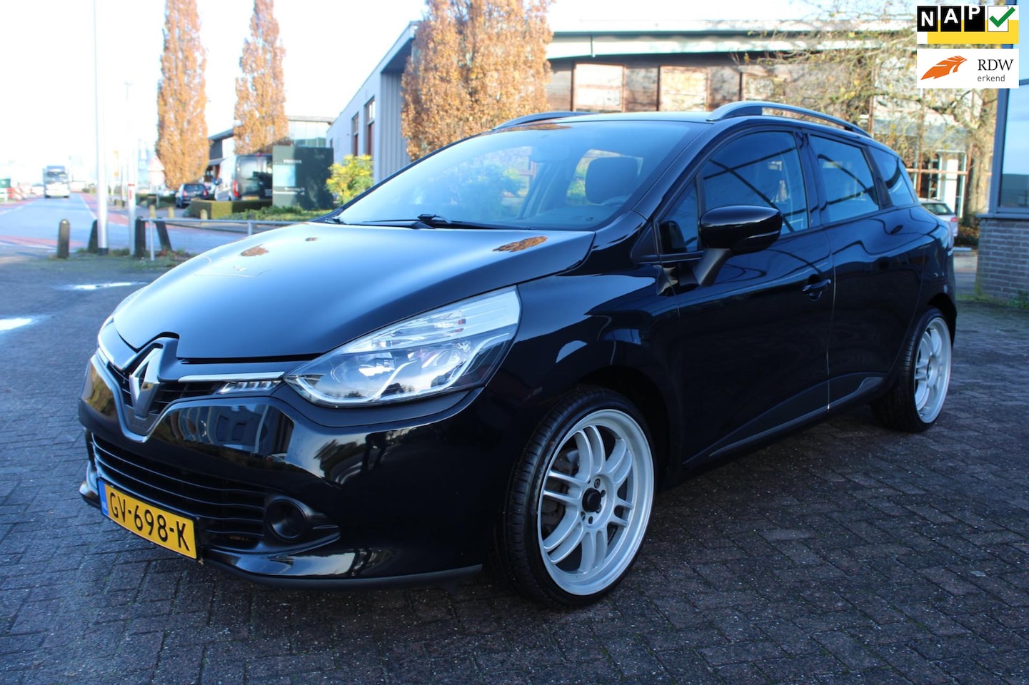 Renault Clio Estate - 0.9 TCe Night&Day 18 INCH DIKKE WIELEN - AutoWereld.nl