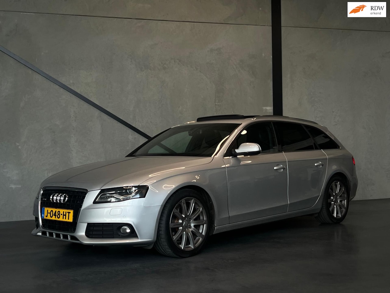 Audi A4 Avant - 3.2FSI quattro S-Line,Pano,LED,Leer,ACC,B&O,Youngtimer,Sportstoelen,enz.. - AutoWereld.nl