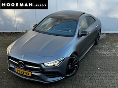 Mercedes-Benz CLA-Klasse - CLA250 225PK PREMIUM AMG PANORAMADAK SFEERVERLICHTING ORIGINEEL NEDERLANDS DEALER ONDERHOU