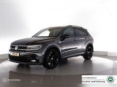 Volkswagen Tiguan - 1.5 TSI ACT Automaat Highline R-Line Black Style led|pano|cam|acc|lmv19