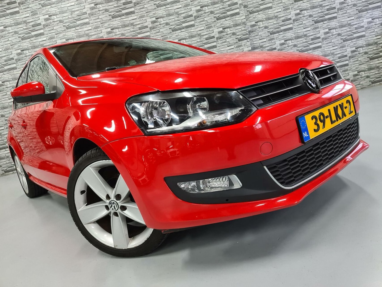 Volkswagen Polo - 1.2 TSI Highline *Bluetooth*Trekhaak*NAP*! - AutoWereld.nl