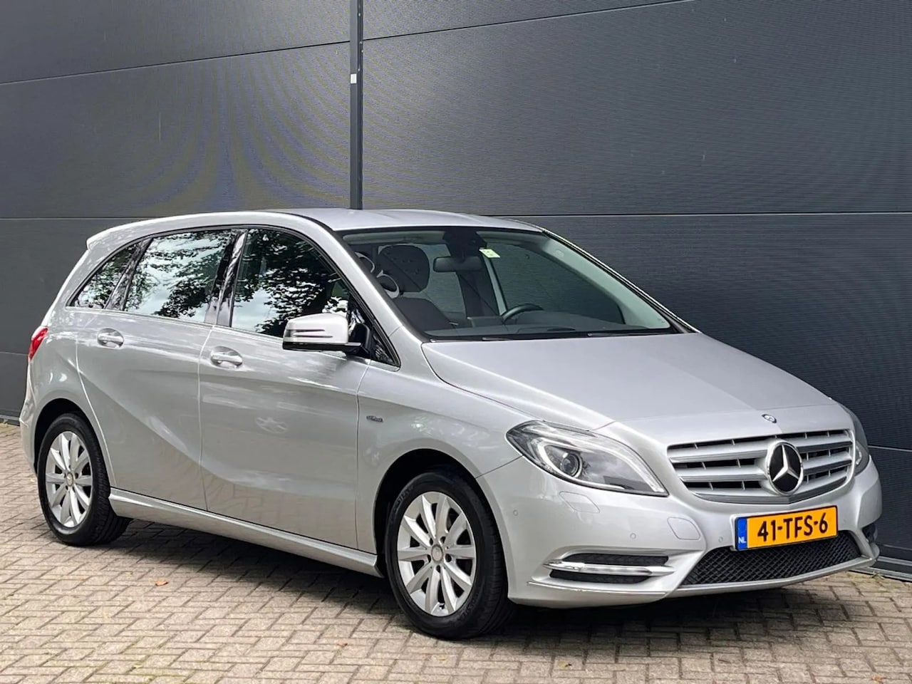 Mercedes-Benz B-klasse - 180 Ambition AIRCO NAVI XENON PDC TREKHAAK - AutoWereld.nl