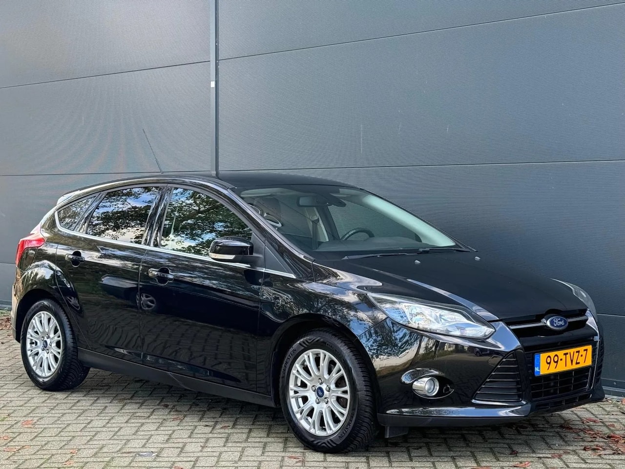 Ford Focus - 1.0 EcoBoost Titanium NAVI CLIMA 5 DRS TREKHAAK APK - AutoWereld.nl