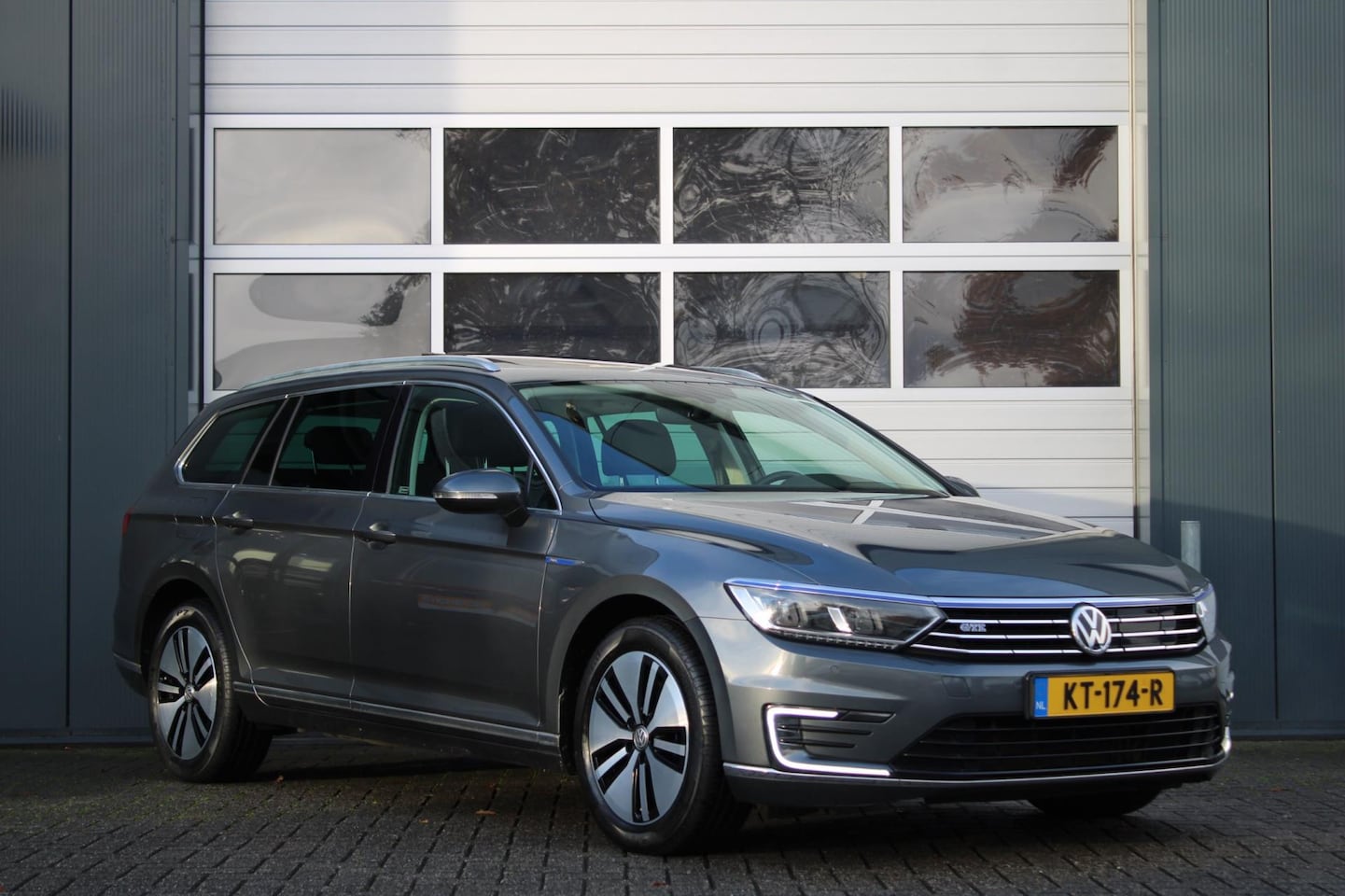 Volkswagen Passat Variant - 1.4 TSI GTE Connected Series Plus AdappCruise/VirtualCockpit/Panoramadak/Camera/Stoelverwa - AutoWereld.nl