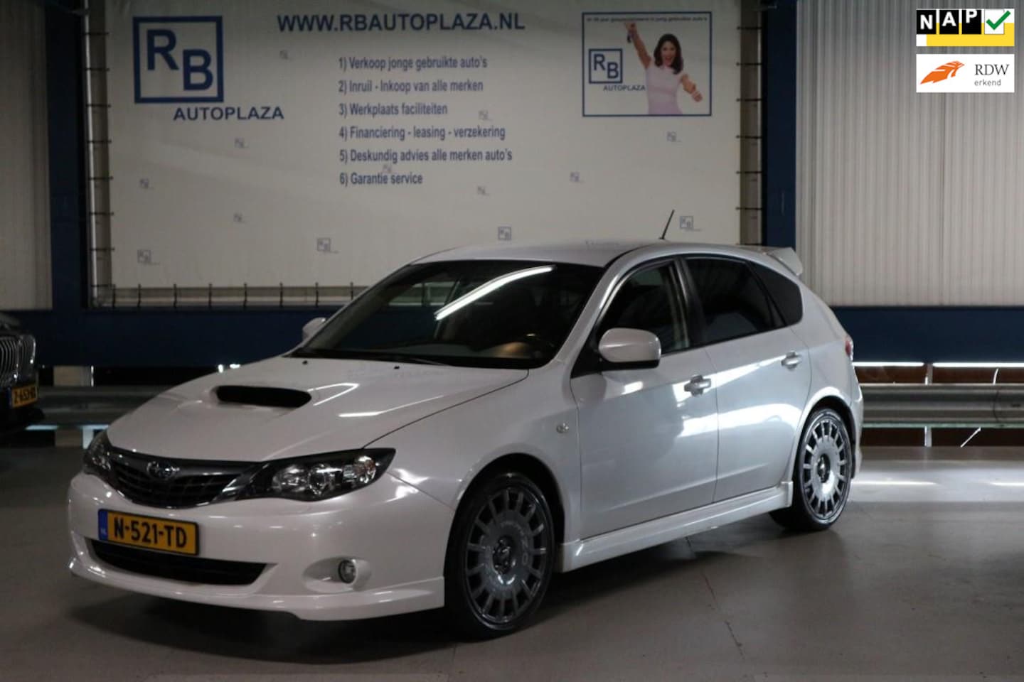 Subaru Impreza - 2.5 WRX AWD TURBO / WHITE EDITION ! ! ! - AutoWereld.nl