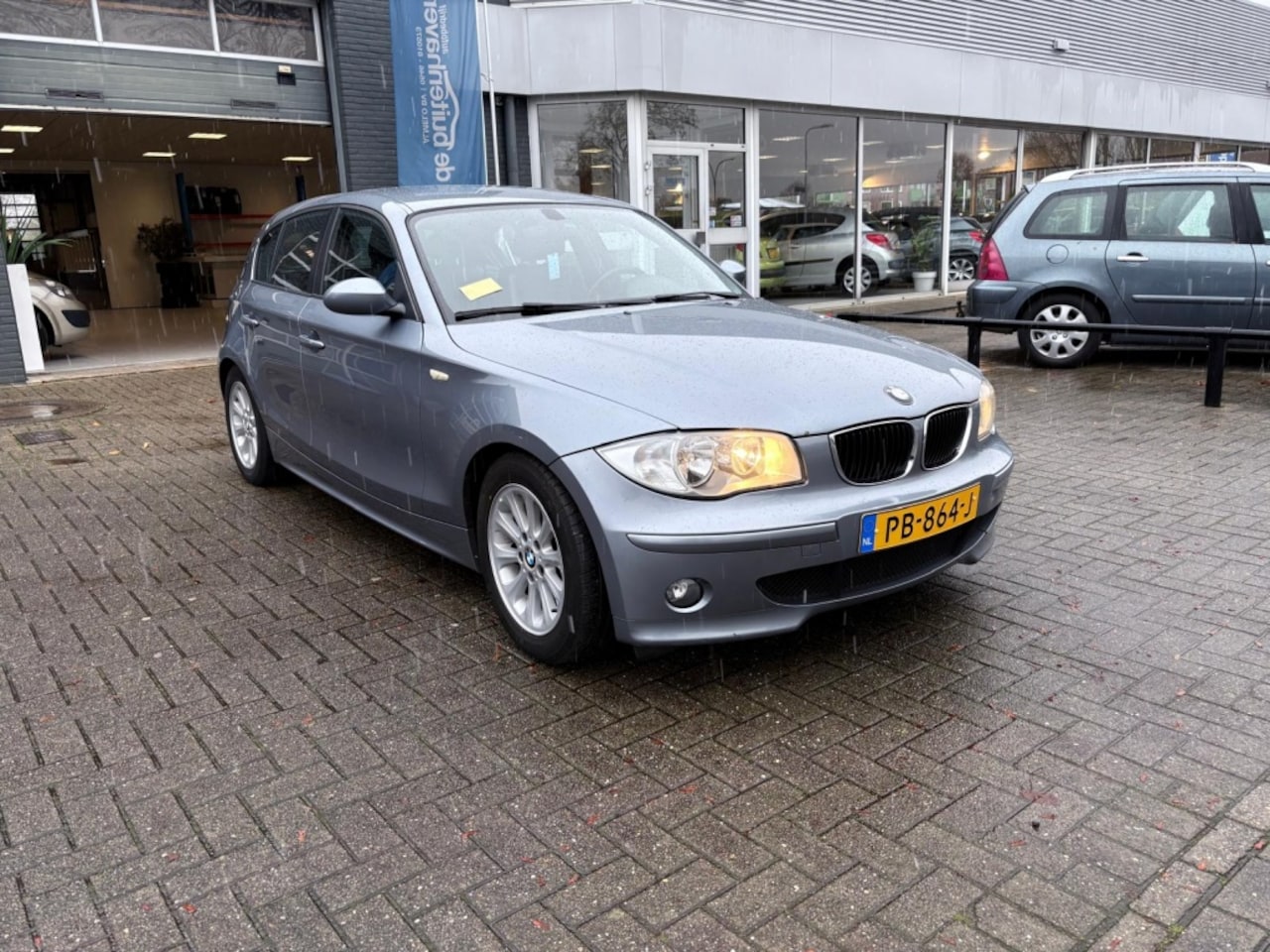 BMW 1-serie - 120i 120i - AutoWereld.nl