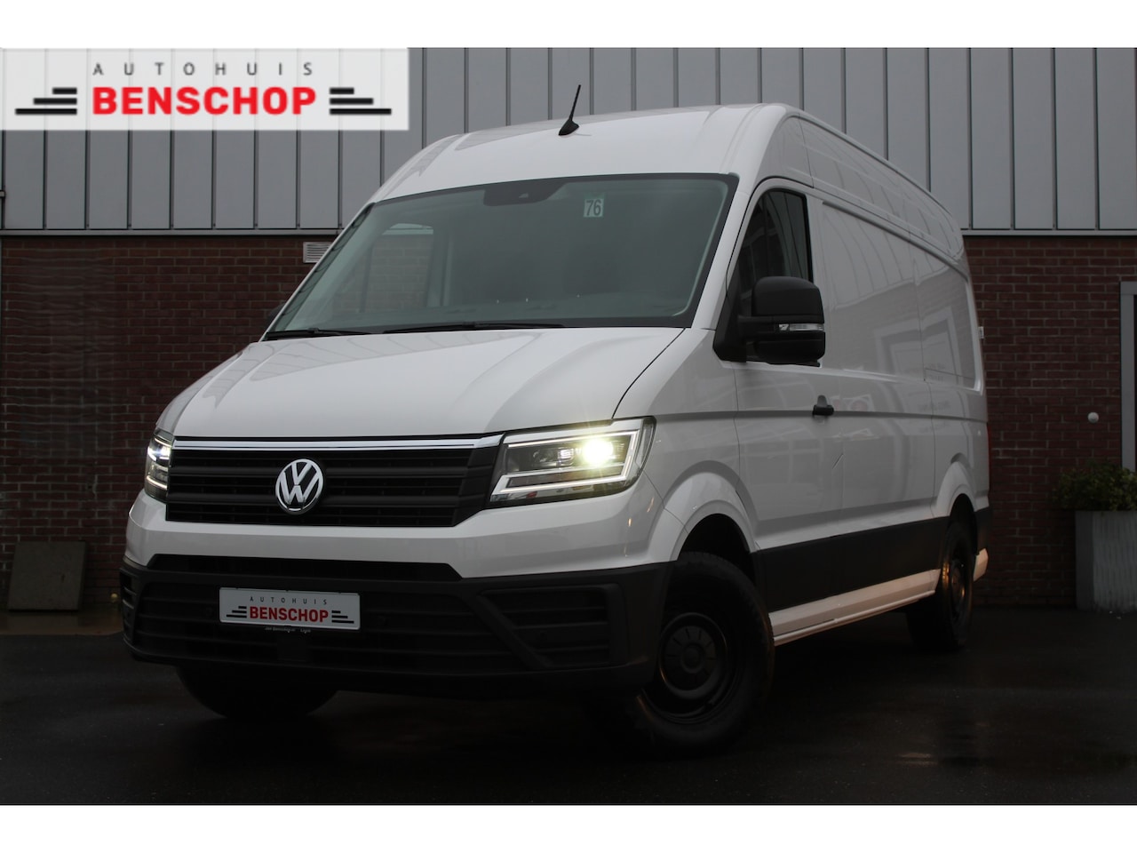 Volkswagen Crafter - 35 2.0 TDI 177PK L3H3 |LED|ERGOACTIVE|ACHTERUITRIJCAMERA|NAVI.VIA.APP.CONNECT| - AutoWereld.nl