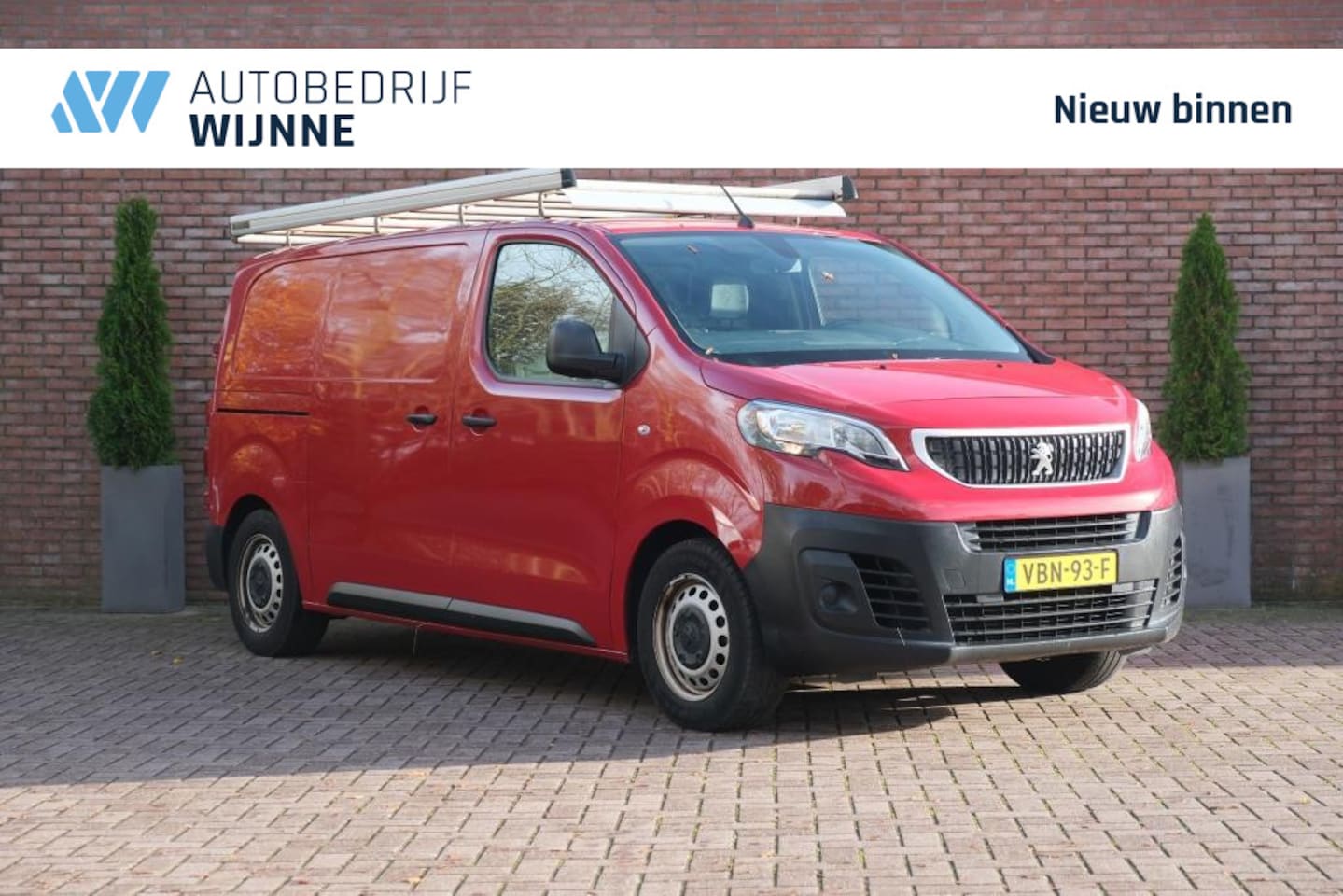 Peugeot Expert - 1.5 BlueHDi 100pk 226S Premium | 3 Zits | Navi | Airco | Cruise | PDC | Trekhaak - AutoWereld.nl