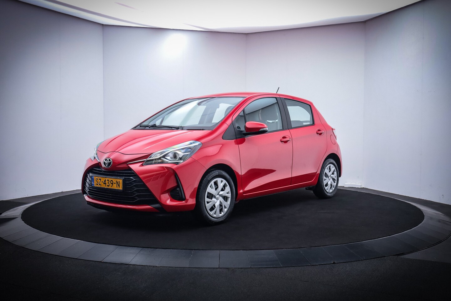 Toyota Yaris - 1.0 VVT-i Energy NAVI/CAMERA/CLIMA/CRUISE/LANE ASSIST/BLUETOOTH - AutoWereld.nl