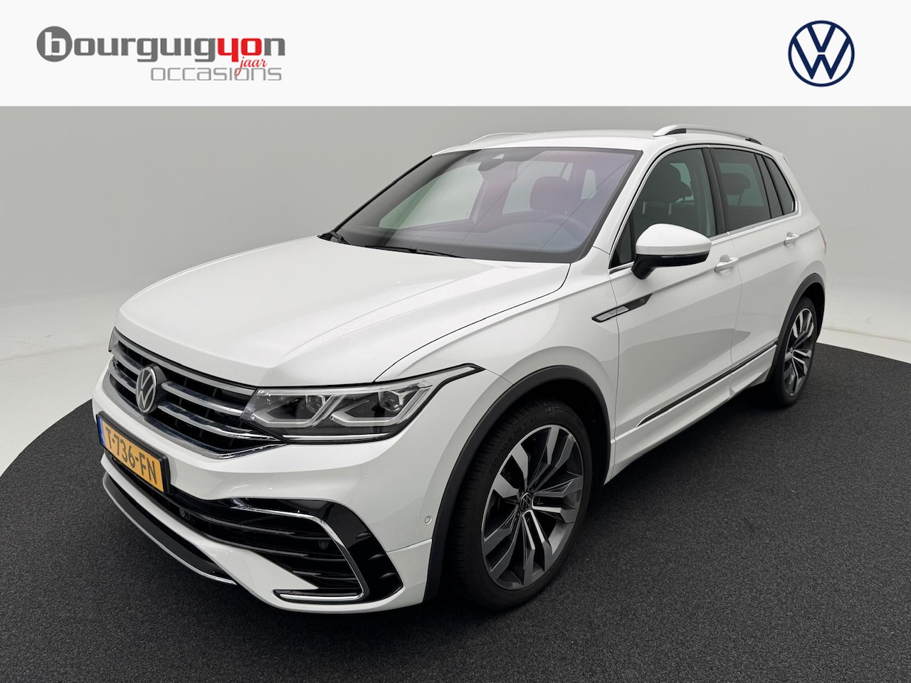 Volkswagen Tiguan - 1.5 TSi 150 Pk Automaat R-Line Business | LED | Elek. Achterklep | Stuur Verw. | Carplay | - AutoWereld.nl