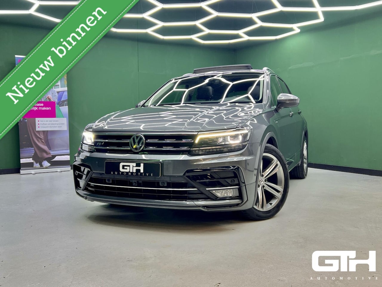 Volkswagen Tiguan - 1.4 TSI R-Line Memory | Pano | Virtual 360 - AutoWereld.nl