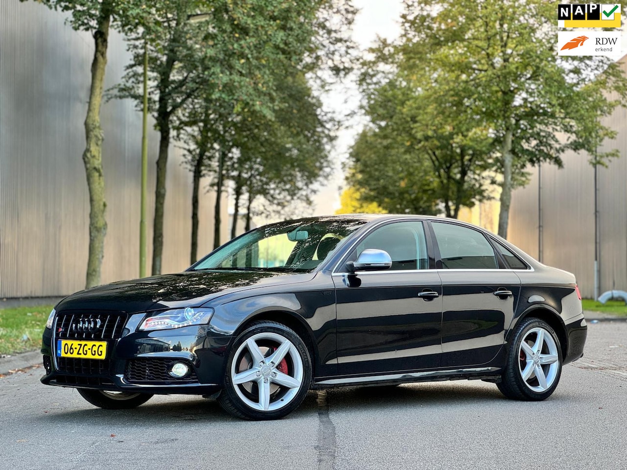 Audi A4 Limousine - 3.2 FSI quattro Pro Line Business/6BAK/XENON/NAVI/LEDER/STOELVERW/ - AutoWereld.nl