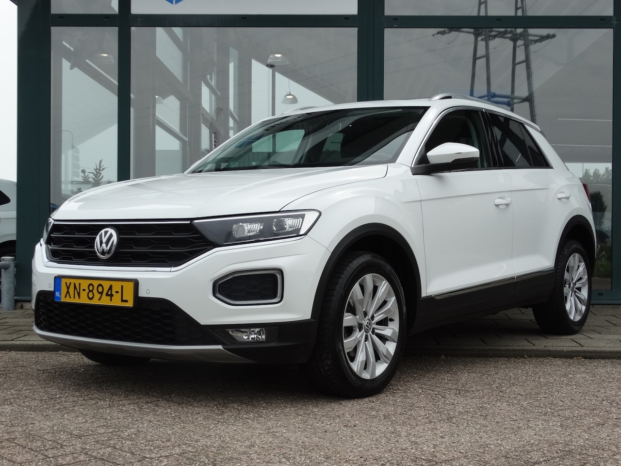 Volkswagen T-Roc - 1.5 TSI 150PK Sport | Panoramadak | Navigatie | Parkeersensoren | Digitaal cockpit - AutoWereld.nl