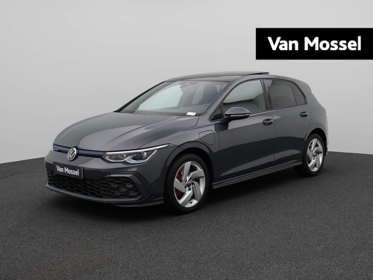 Volkswagen Golf - 1.4 eHybrid GTE 150 PK DSG < PANORAMADAK | GETINT GLAS | STOELVERWARMING | FULL LED | STUU - AutoWereld.nl