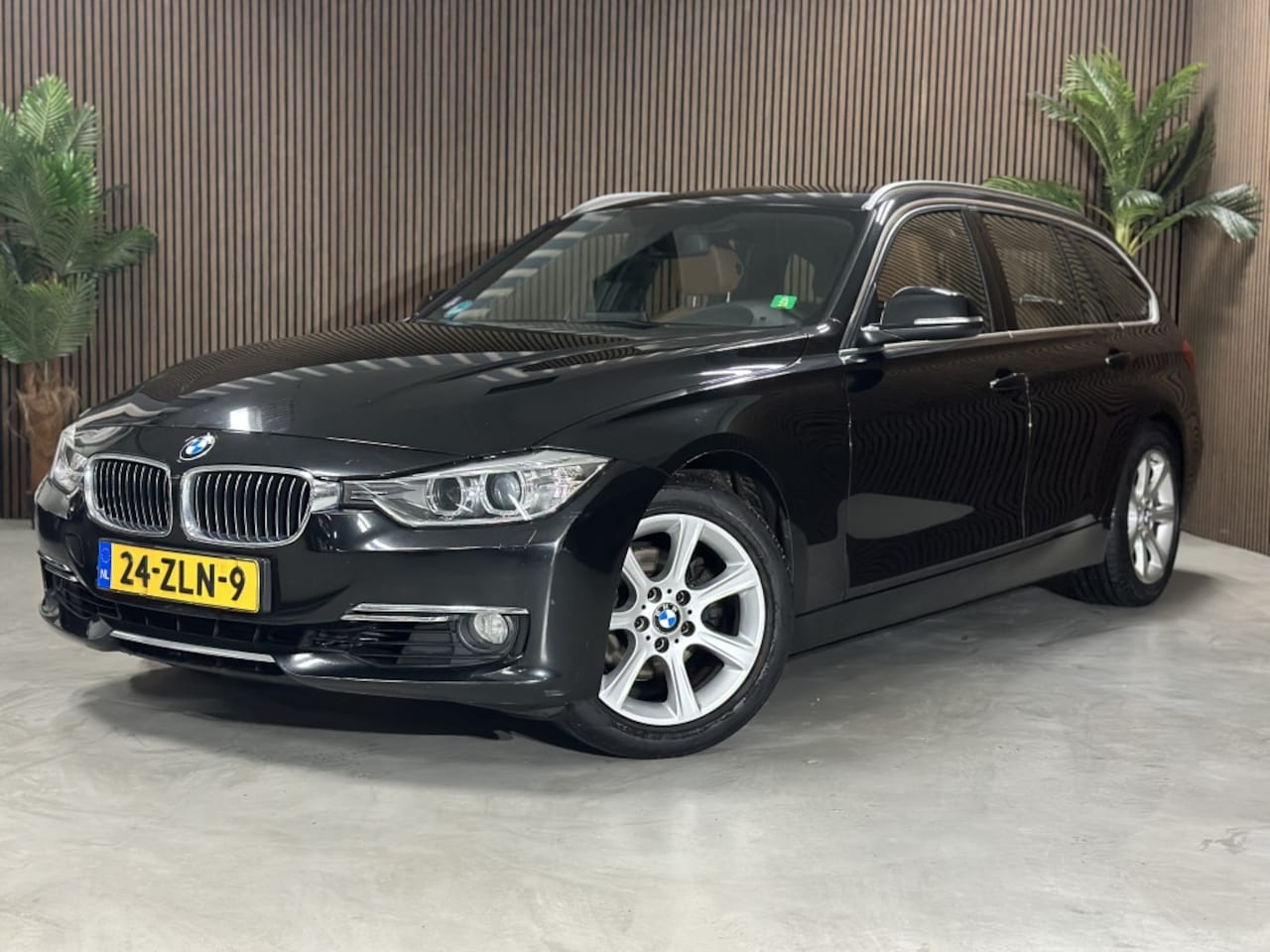 BMW 3-serie Touring - 320i High Executive 320i High Executive - AutoWereld.nl