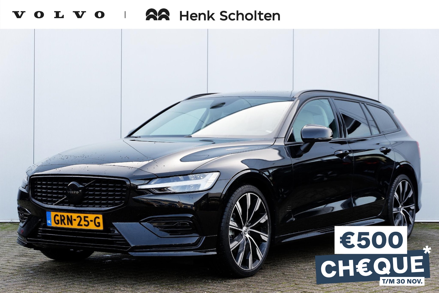 Volvo V60 - B4 AUT7 197PK Essential Edition, Black Pack, 20" Lichtmetalen velgen, Exterieur styling Ki - AutoWereld.nl