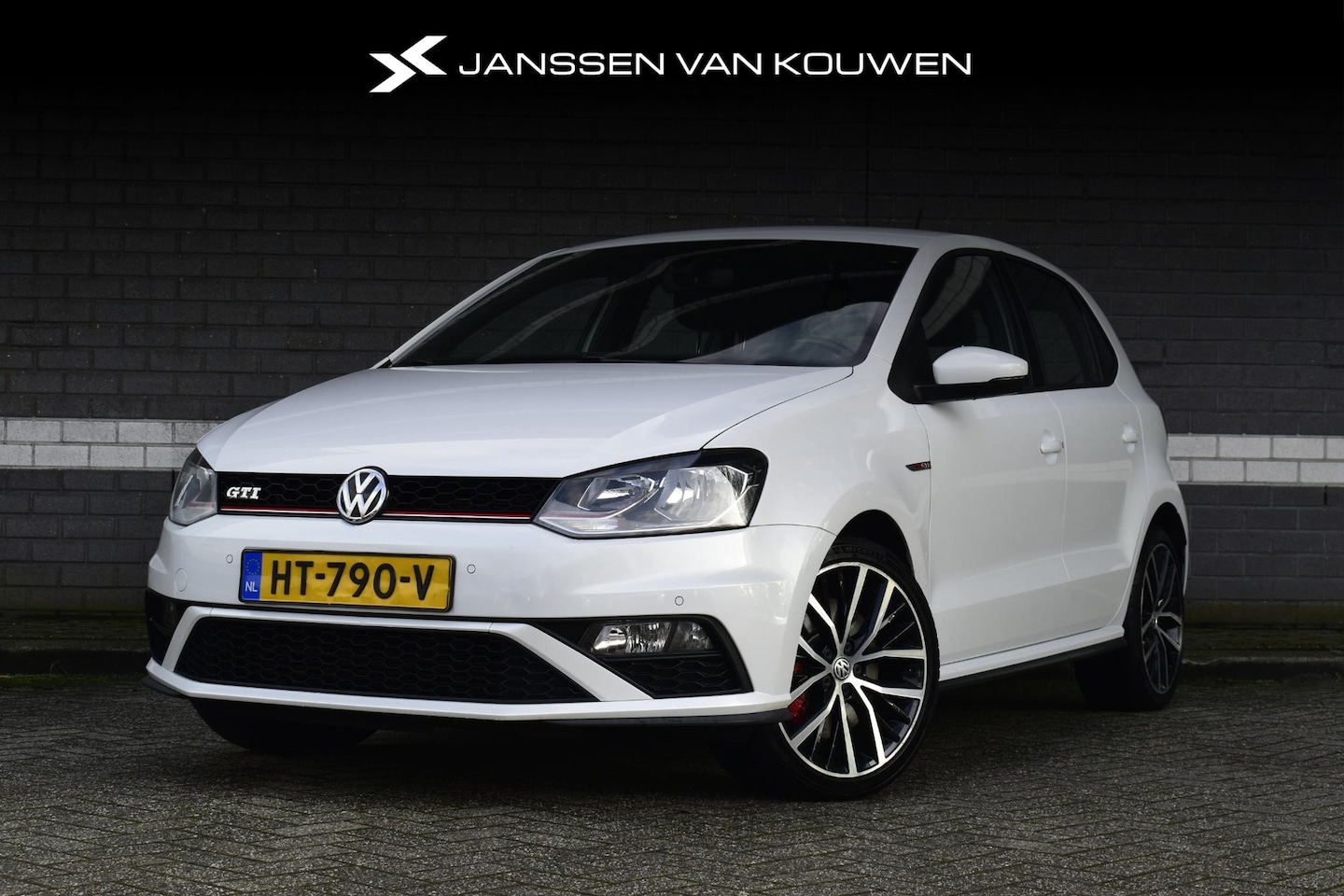 Volkswagen Polo - 1.8 TSI GTI / Automaat / Orgineel NL / Camera / Navigatie - AutoWereld.nl