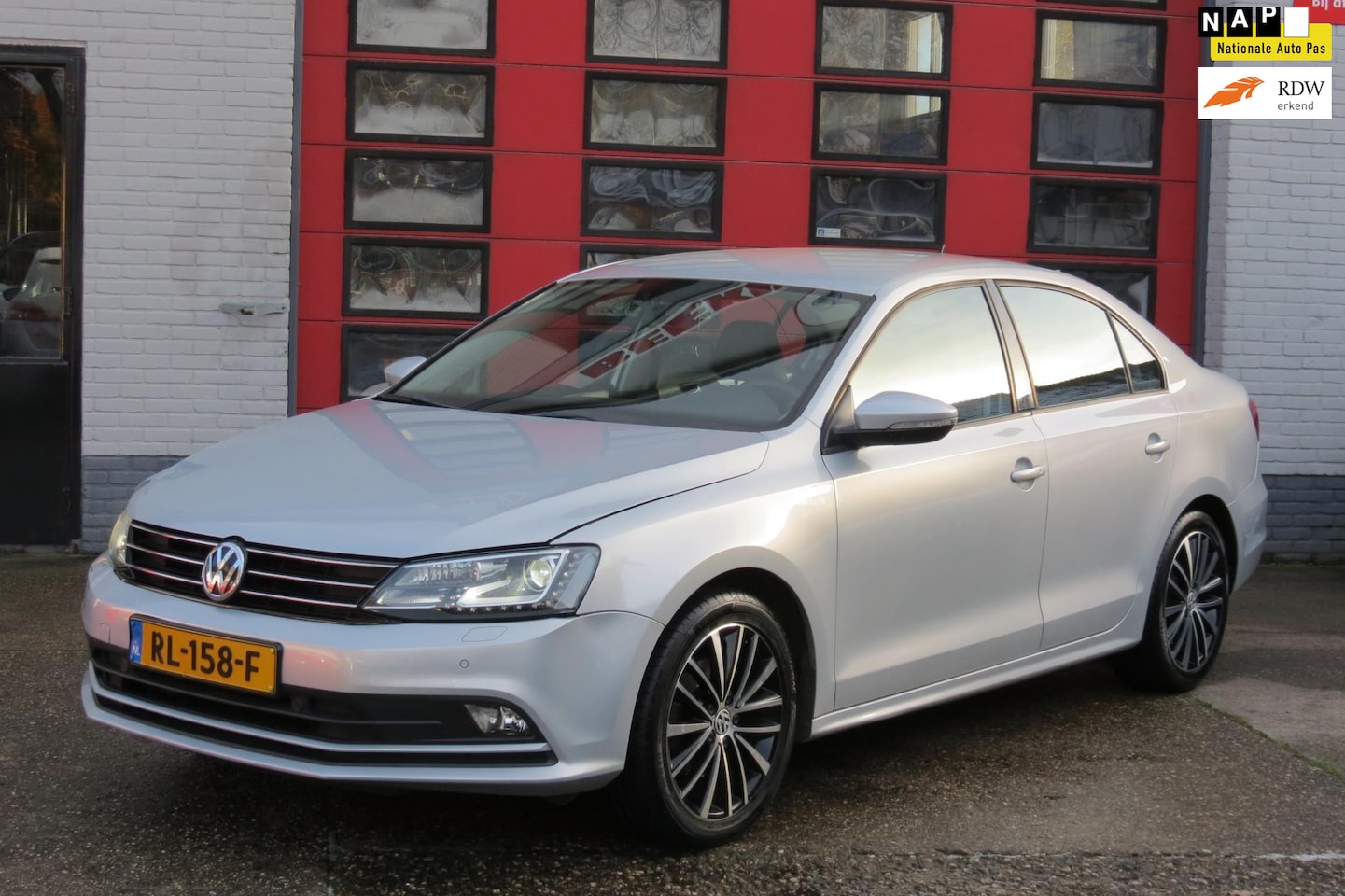 Volkswagen Jetta - 1.4 TSI Highline 1.4 TSI Highline , AUTOMAAT, LEDER, NAVI ,PDC - AutoWereld.nl