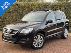 Volkswagen Tiguan - 1.4 TSI 150pk Sport Panoramadak Trekhaak Xenon