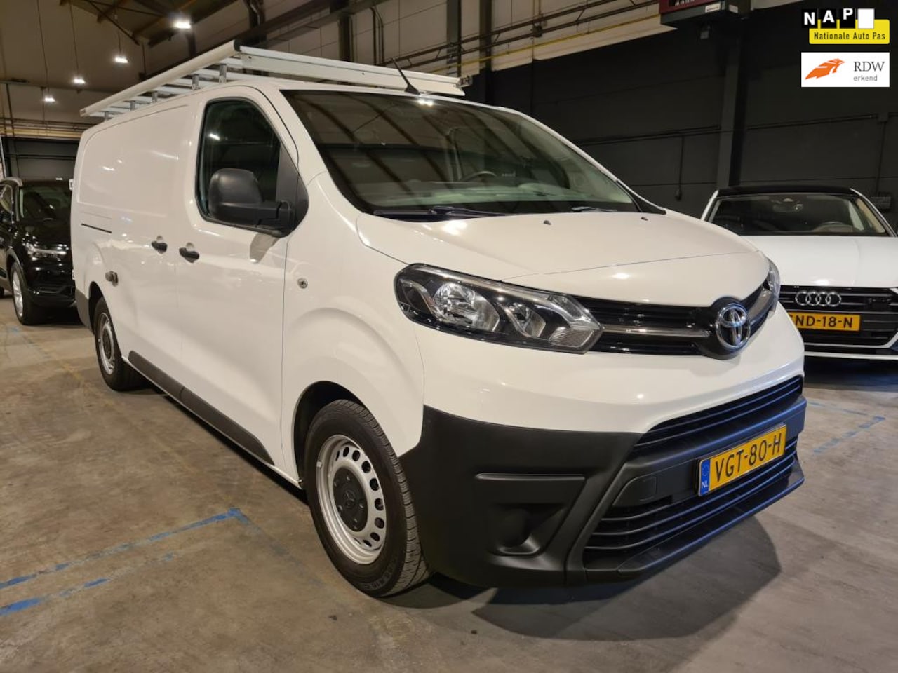 Toyota PROACE Long Worker - 2.0 D-4D Cool Comfort - 3 Zits - Airco - Cruise - Imperial - Trekhaak - Excl BTW - AutoWereld.nl