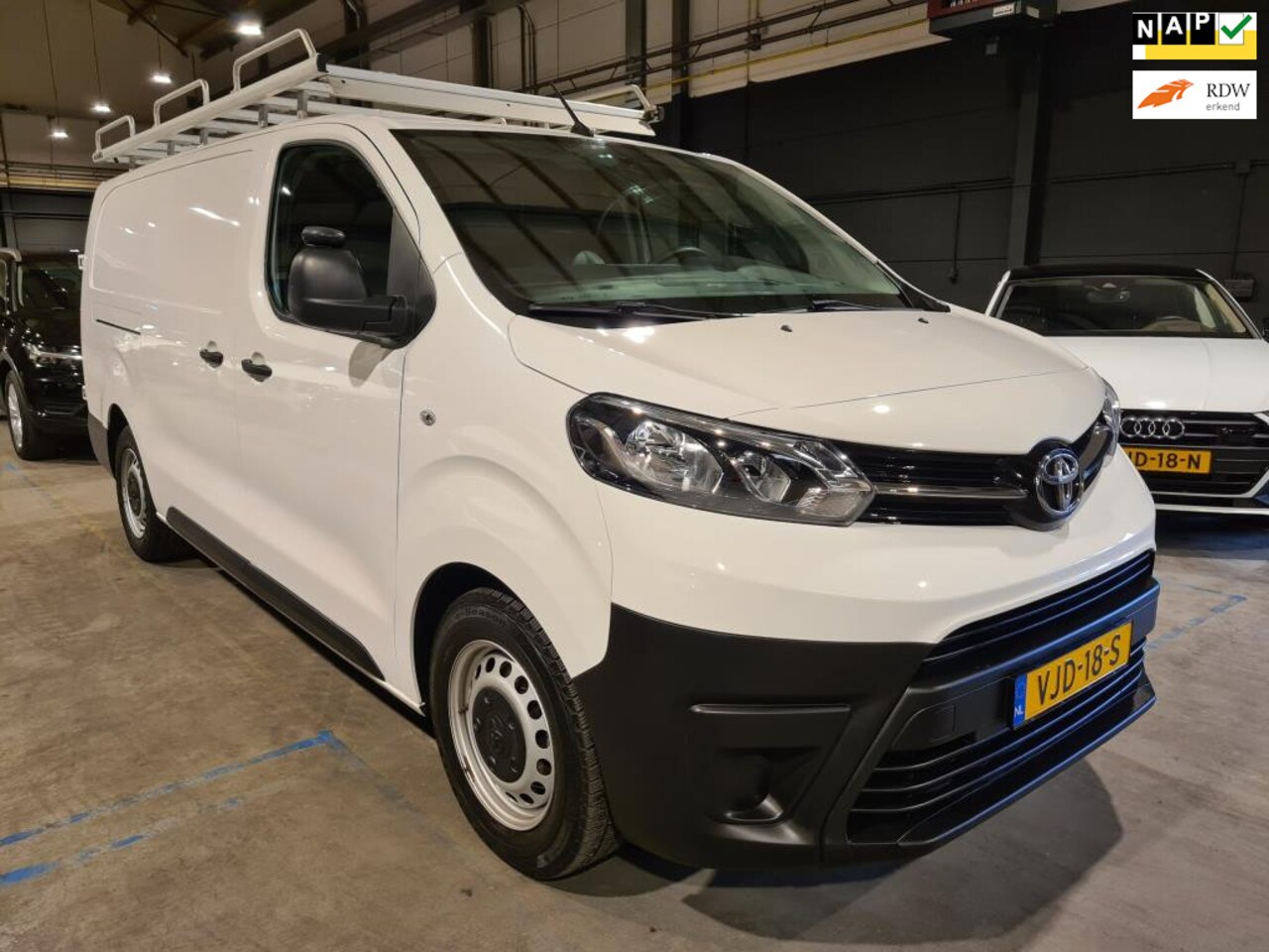 Toyota PROACE Long Worker - 2.0 D-4D Cool Comfort - 3 Zits - Airco - Cruise - Imperial - Trekhaak - Excl BTW - AutoWereld.nl