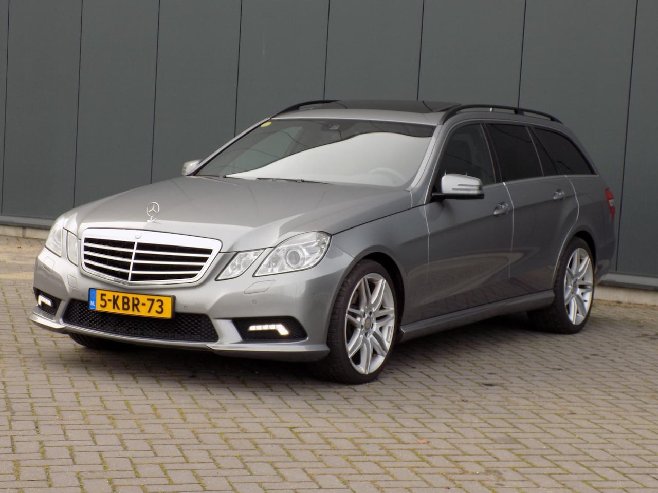 Mercedes-Benz E-klasse Estate - Mercedes-Benz E350 Cdi BE AMG Estate AMG Luchtvering|Keyless|19"|Volledige historie Aut7 - AutoWereld.nl