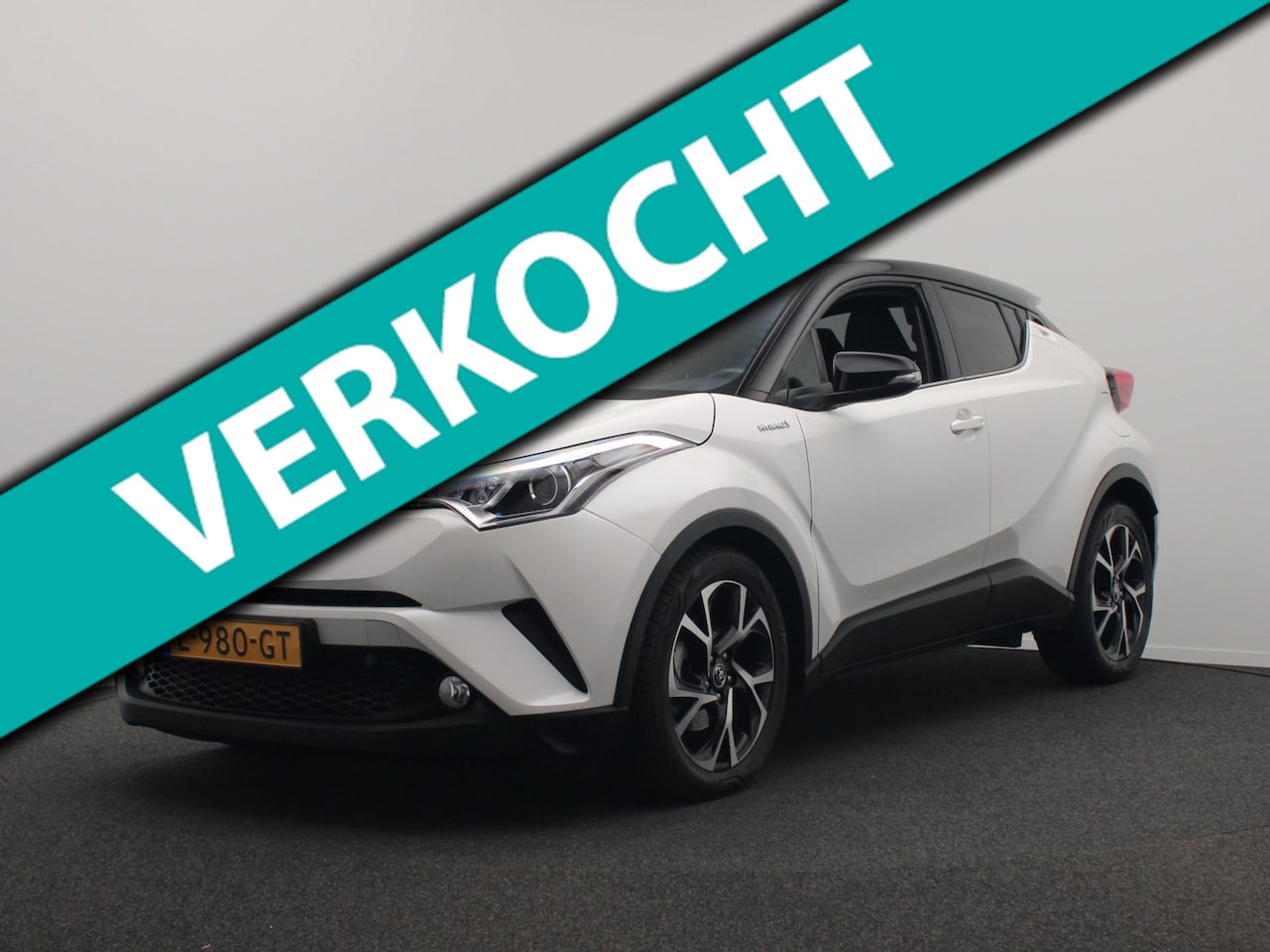 Toyota C-HR - 1.8 Hybrid Executive Navigatie Climate/control Cruise/control - AutoWereld.nl