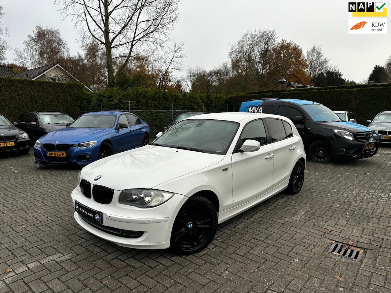 BMW 1-serie - 116i High Executive|Ketting Verv.|Navi|Cruise control|Climate control.. - AutoWereld.nl