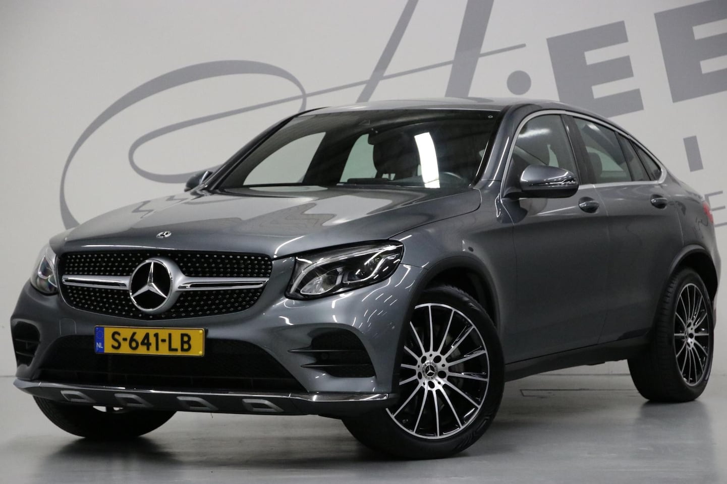 Mercedes-Benz GLC-klasse Coupé - 250 4MATIC/ AMG-pakket/ Trekhaak/ Sfeerverlichting - AutoWereld.nl