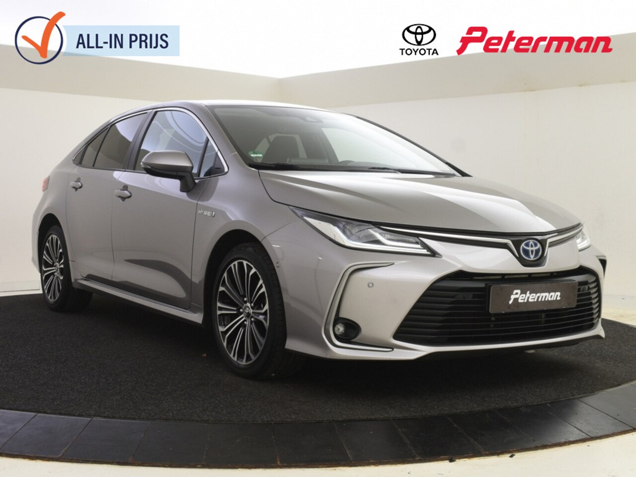 Toyota Corolla - Sedan 1.8 Hybrid Style | PDC V+A | Stoelverwarming - AutoWereld.nl