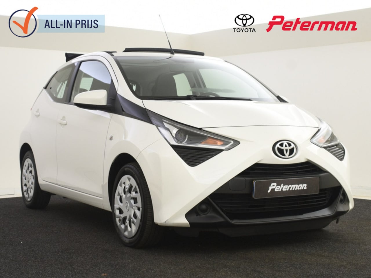 Toyota Aygo - * Black Friday * 1.0 VVT-i x-play | Open dak | Airco | Apple car - AutoWereld.nl