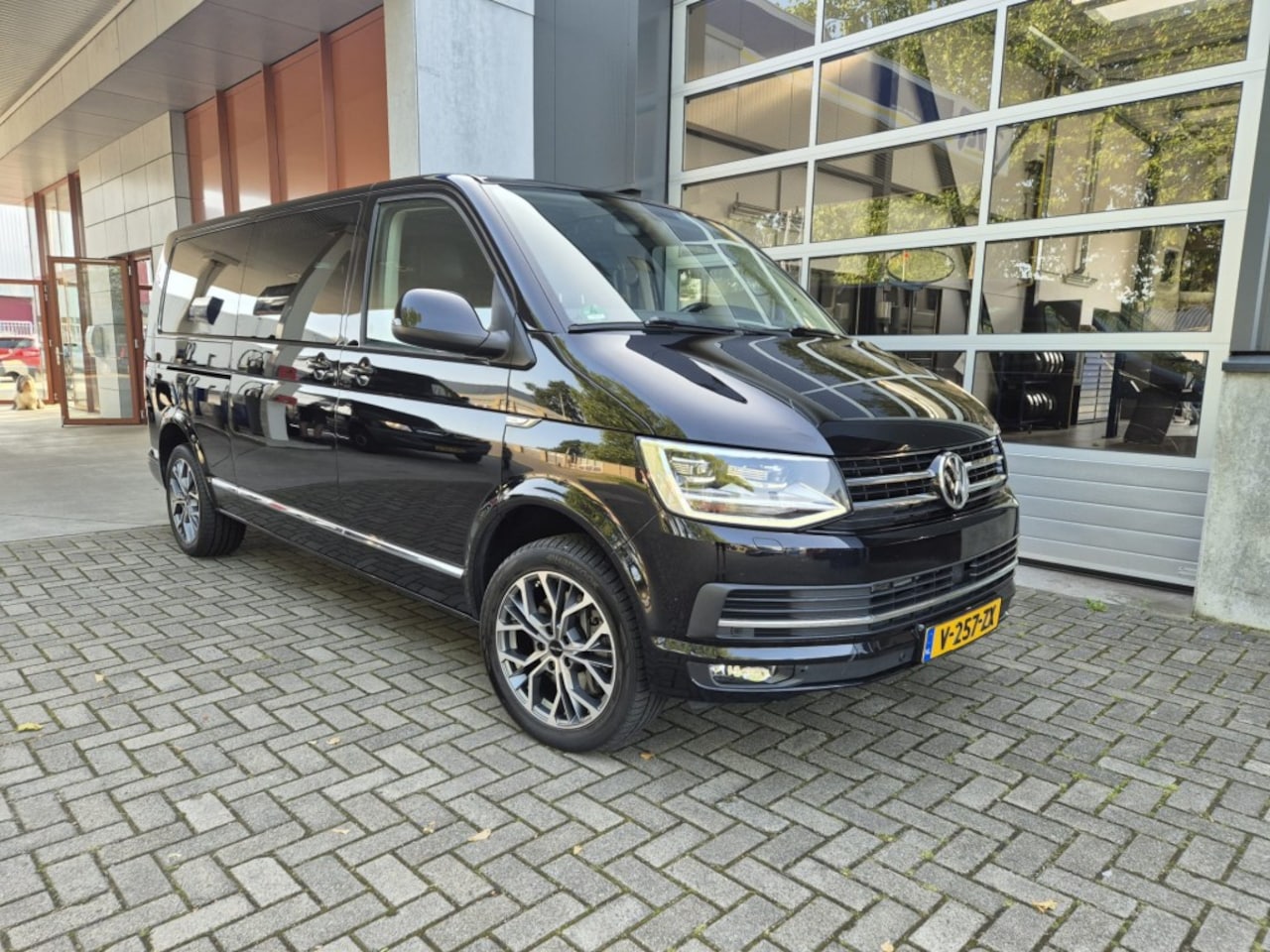 Volkswagen Transporter - 2.0 TDI L2H1 Highline 2.0 TDI L2H1 HIGHLINE - AutoWereld.nl