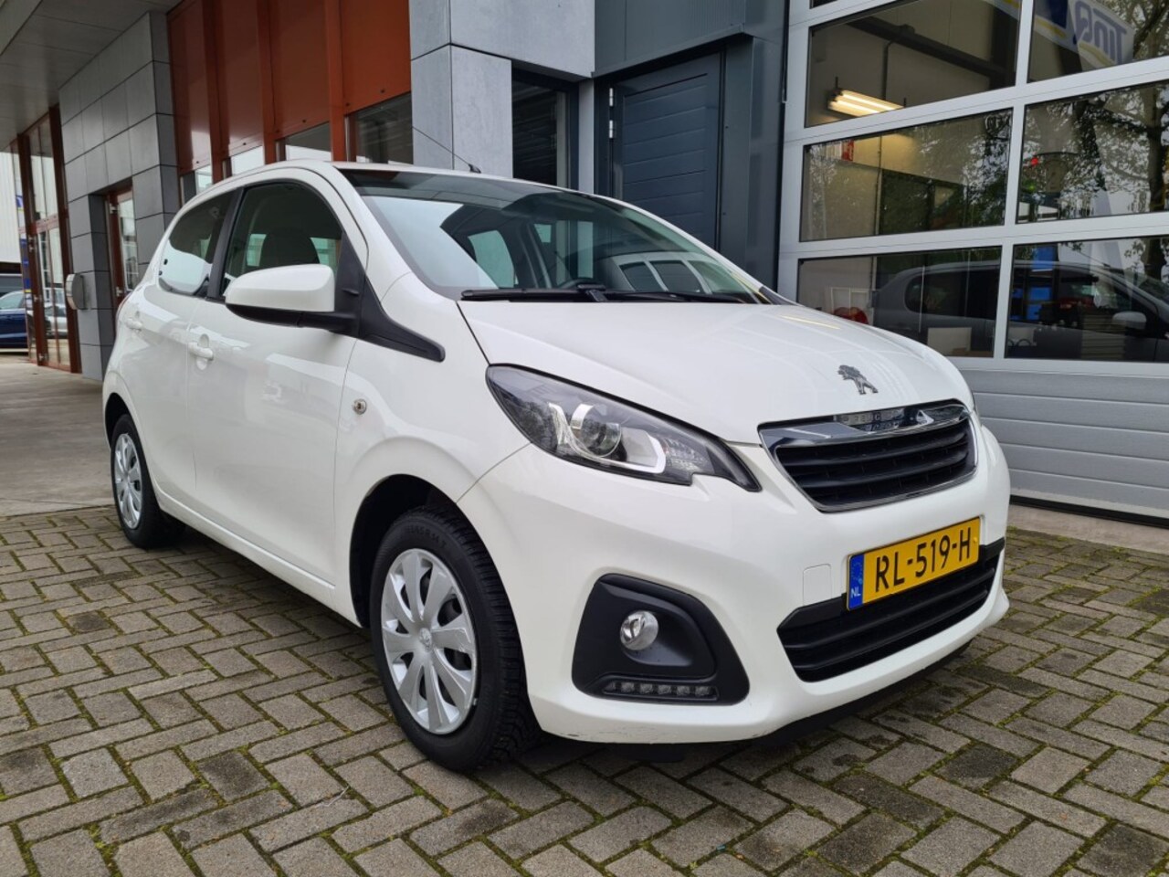 Peugeot 108 - 1.0 e-VTi Envy 1.0 E-VTI ENVY - AutoWereld.nl