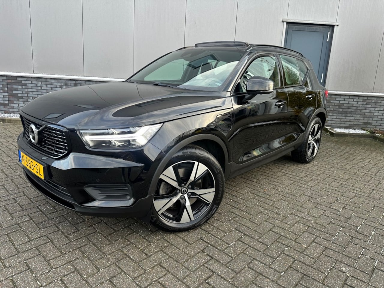 Volvo XC40 - 1.5 T5 Recharge R-Design+Pano dak camera - AutoWereld.nl