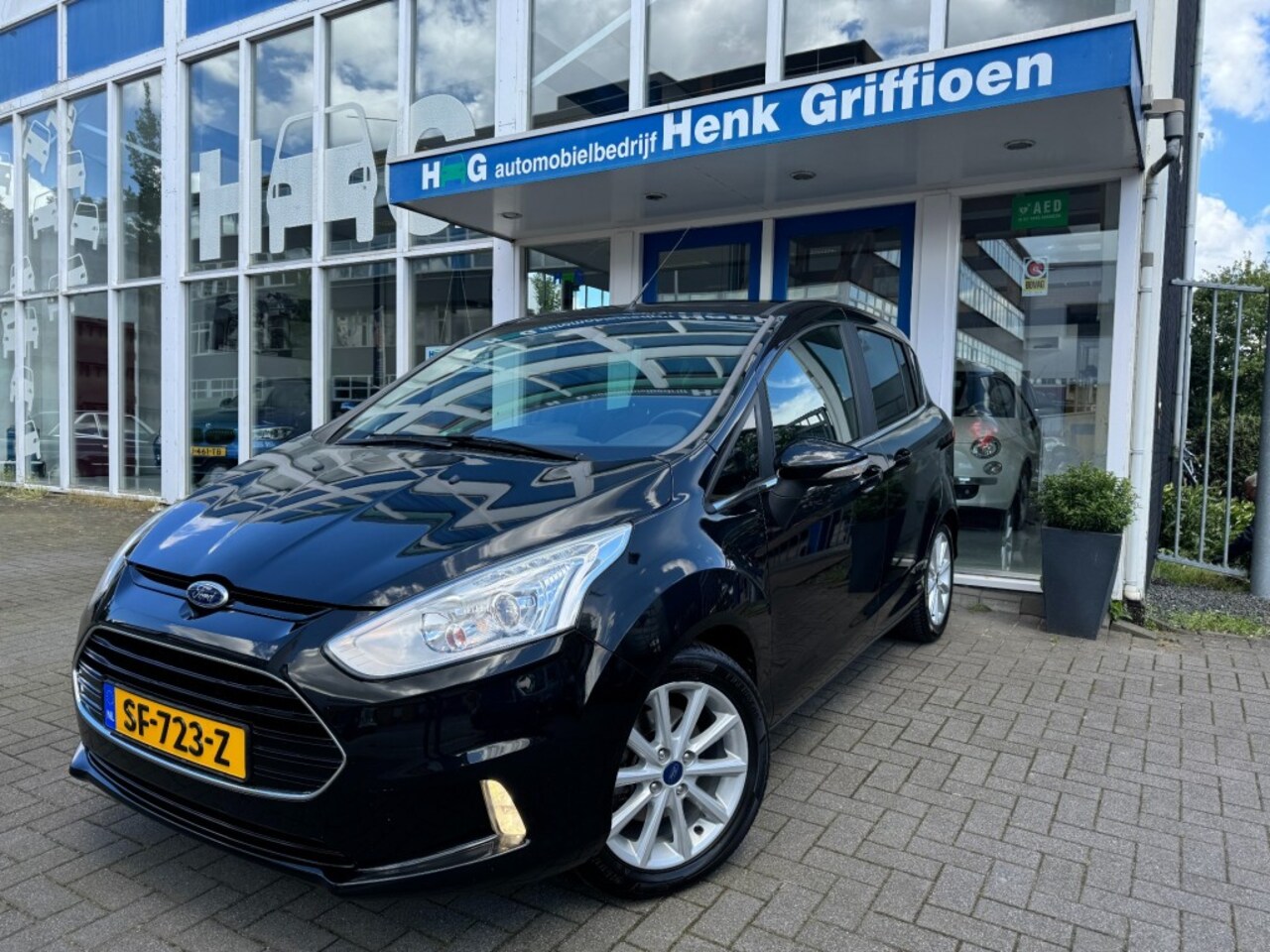 Ford B-Max - 1.0 EcoBoost Titanium I Trekhaak I Panoramadak I PDC I Cruise c. - AutoWereld.nl