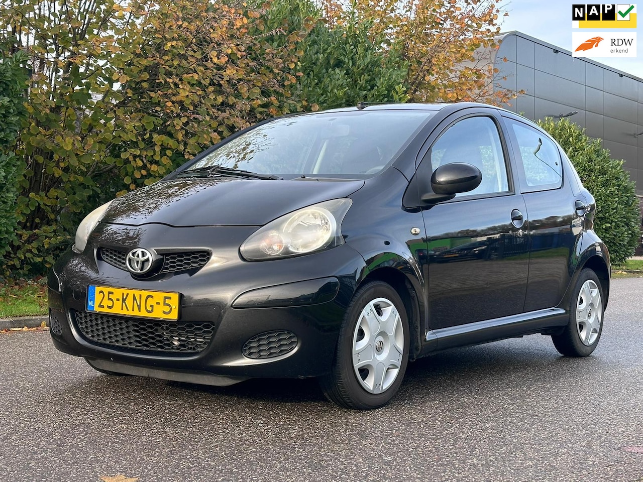 Toyota Aygo - 1.0-12V Comfort 5DR*Airco*NAP*Dealer onderhouden*2e eigenaar* - AutoWereld.nl