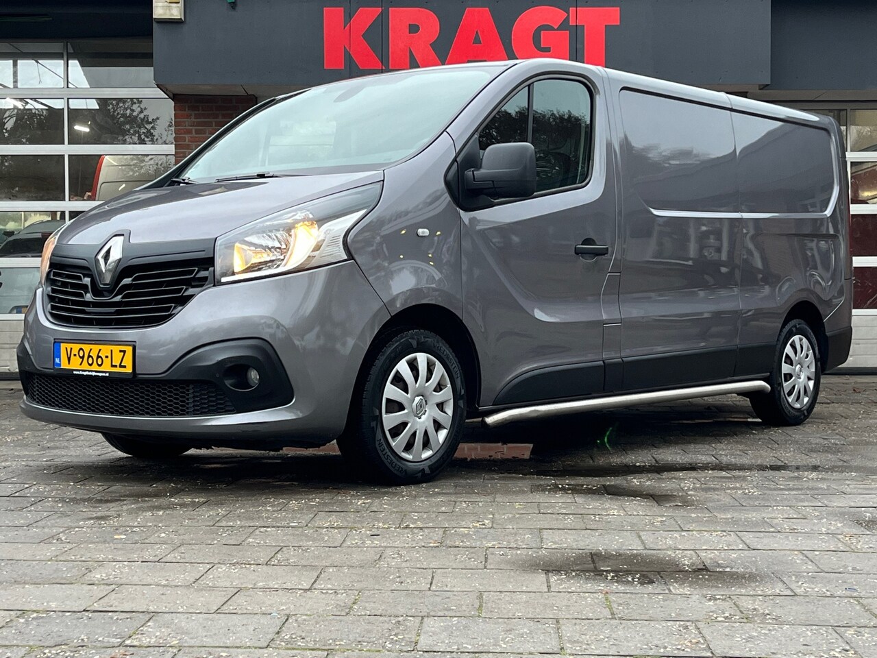 Renault Trafic - 1.6 dCi T29 L2H1|NAP|EURO6|achteruitrijcamera|navigatie|trekhaak|cruise control|airconditi - AutoWereld.nl