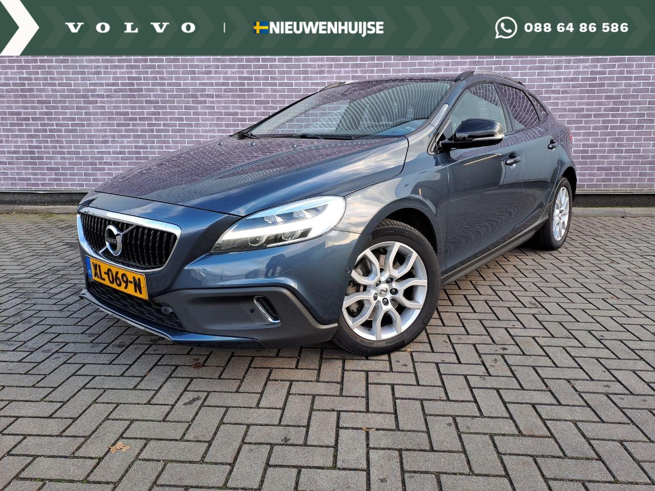 Volvo V40 Cross Country - T3 Automaat Polar+ Luxury | Parkeerverwarming met timer | Panoramadak | Stoelverwarming | - AutoWereld.nl