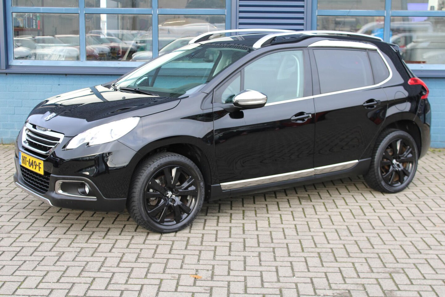 Peugeot 2008 - 1.2 130 PK Allure | NAVI | PANORAMADAK | TREKHAAK - AutoWereld.nl