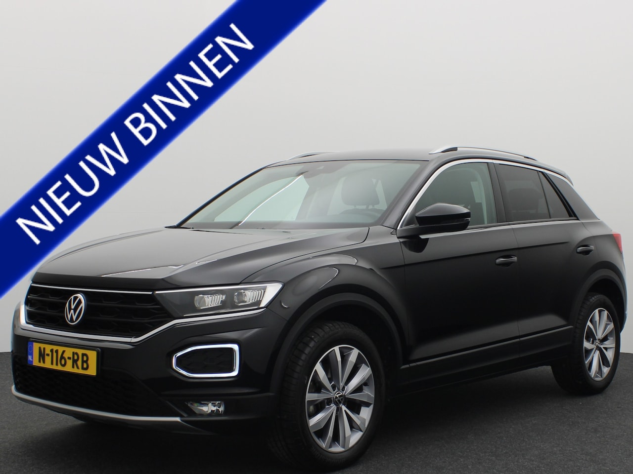 Volkswagen T-Roc - 1.5 TSI Style Business TREKHAAK / VIRTUAL / STOELVERW / CAMERA / FULL LED / CARPLAY / NL-A - AutoWereld.nl