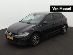 Volkswagen Polo - 1.0 TSI Life 95 PK | Navigatie | Stoelverwarming | Keyless | Parkeersensoren | Bluetooth |