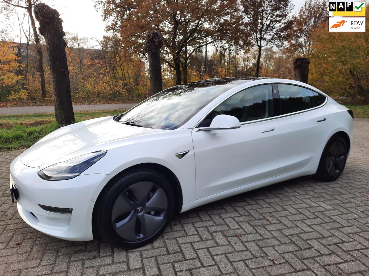 Tesla Model 3 - Long Range RWD Long Range AWD 75 kWh AUTOPILOT VOL LEER - AutoWereld.nl