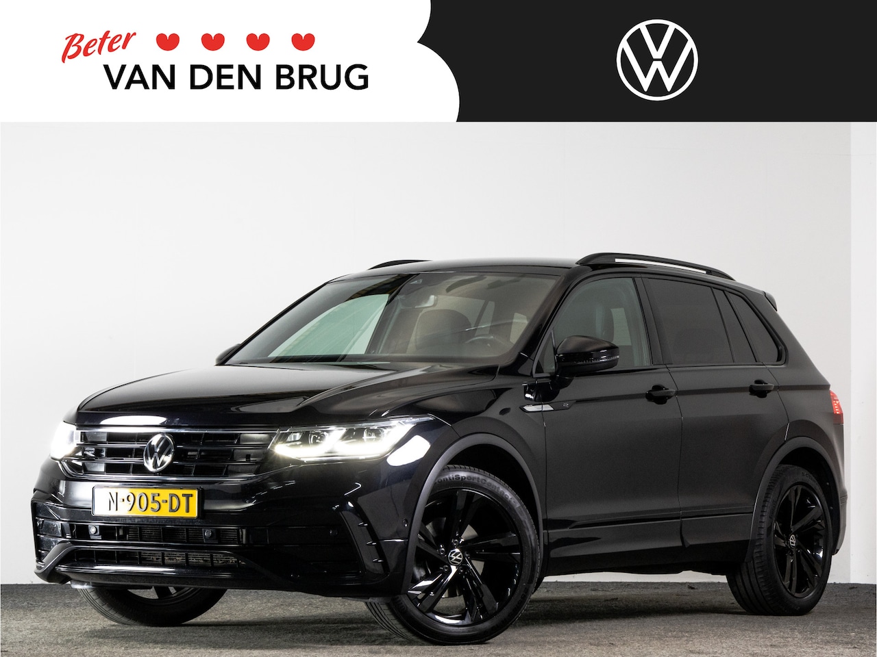 Volkswagen Tiguan - R-Line 1.5 TSI 150 PK DSG | LED Matrix IQ | Keyless | Trekhaak | Achteruitrijcamera | Stoe - AutoWereld.nl